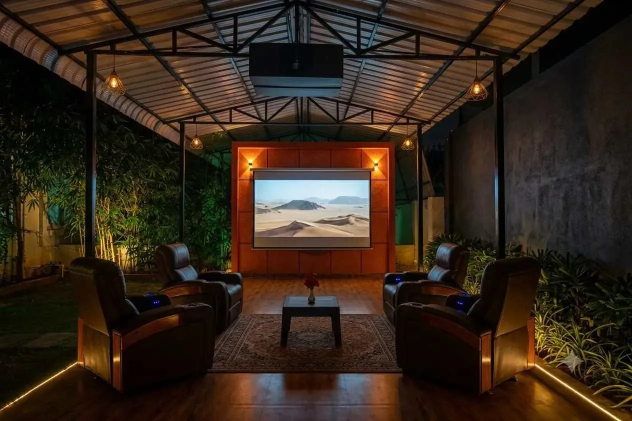 Open-Air Cinema Lounge